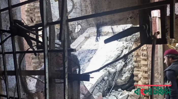 পাকিস্তানে জঙ্গি হামলা, নিহত ৫ পুলিশ